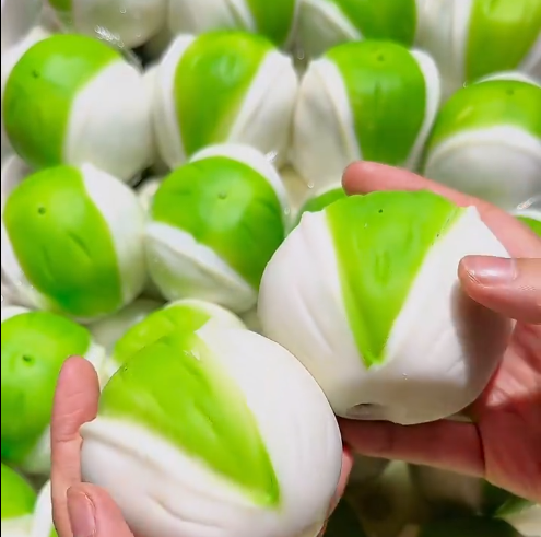 Malloo Pistachio Squishy