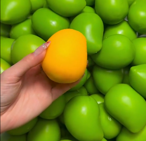 Malloo Mango Squishy